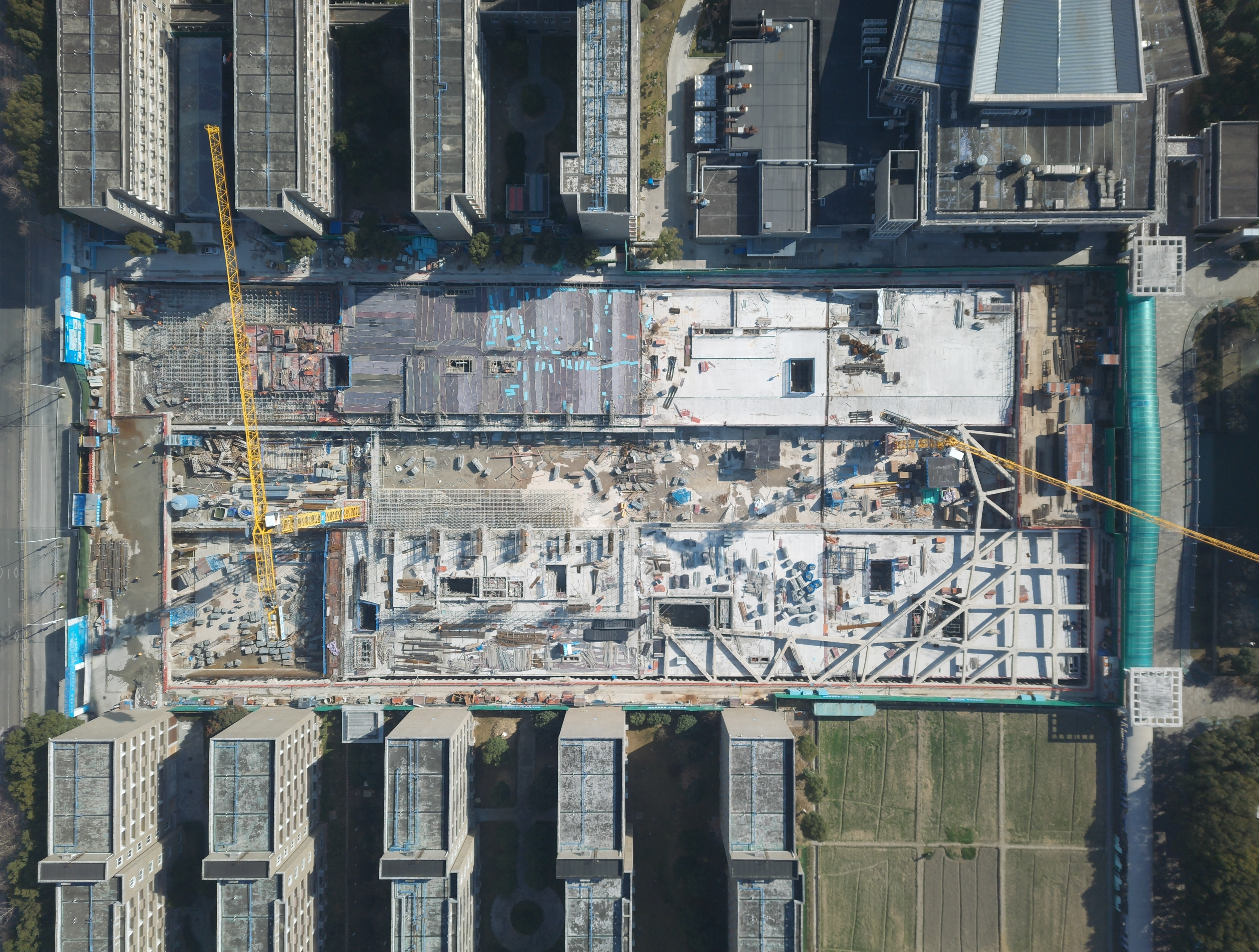 1.主楼区域出正负零航拍.jpg 1.主楼区域出正负零航拍.jpg